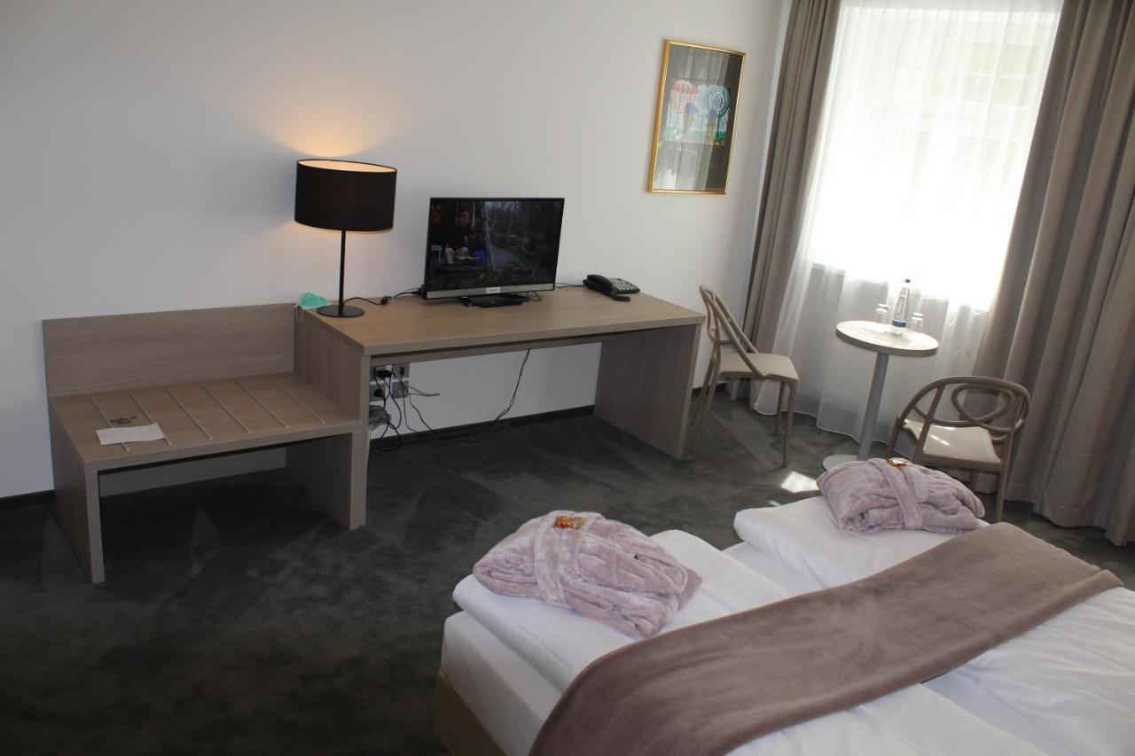 Garni Hotel Schmaus Viechtach Exterior photo